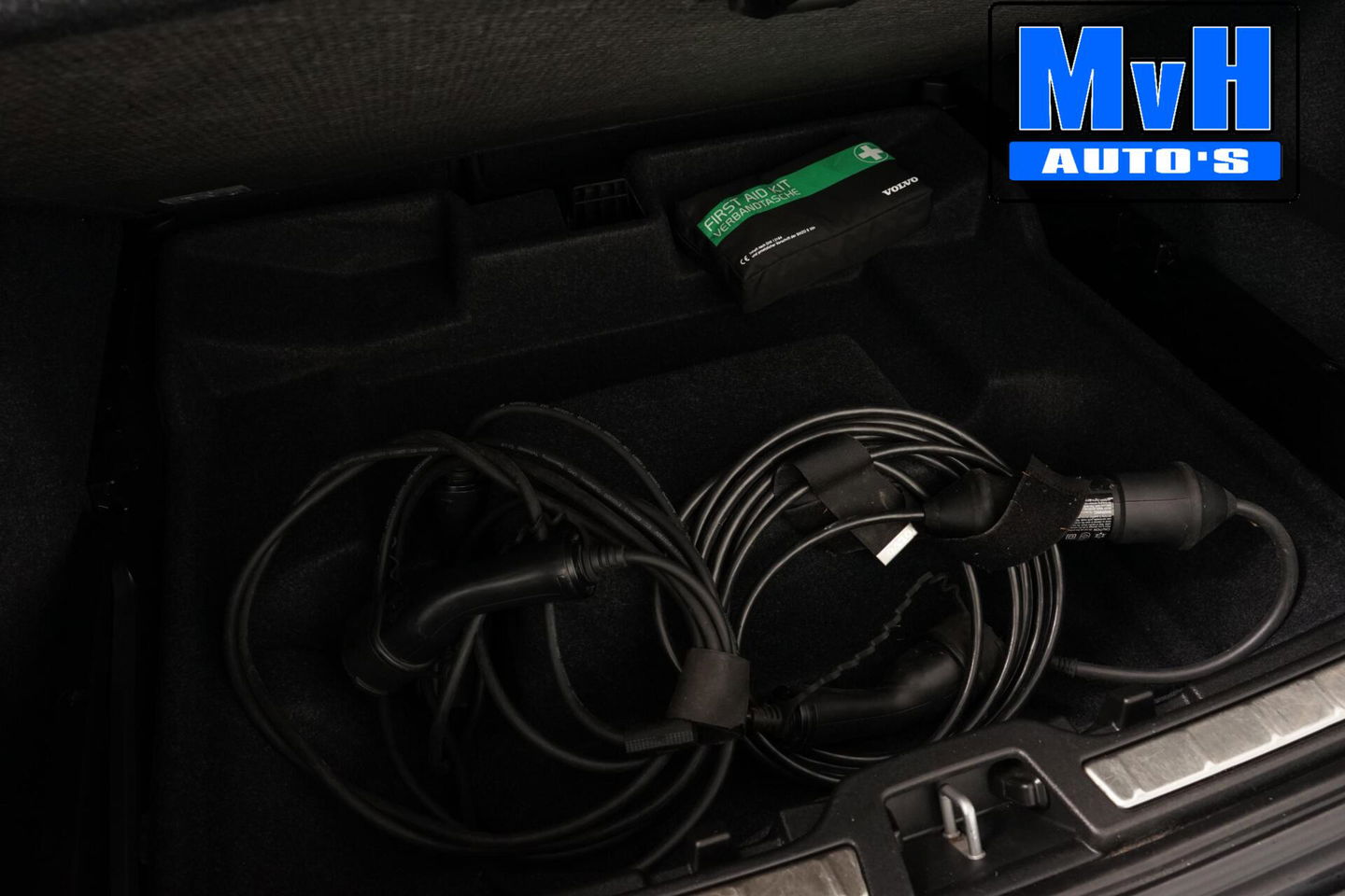 Volvo XC40 1.5 T5 Recharge R-Design|PANO|STOEL/STUUR.VERW