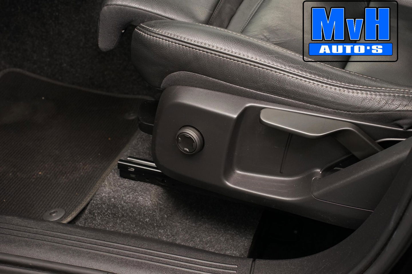 Volvo XC40 1.5 T5 Recharge R-Design|PANO|STOEL/STUUR.VERW