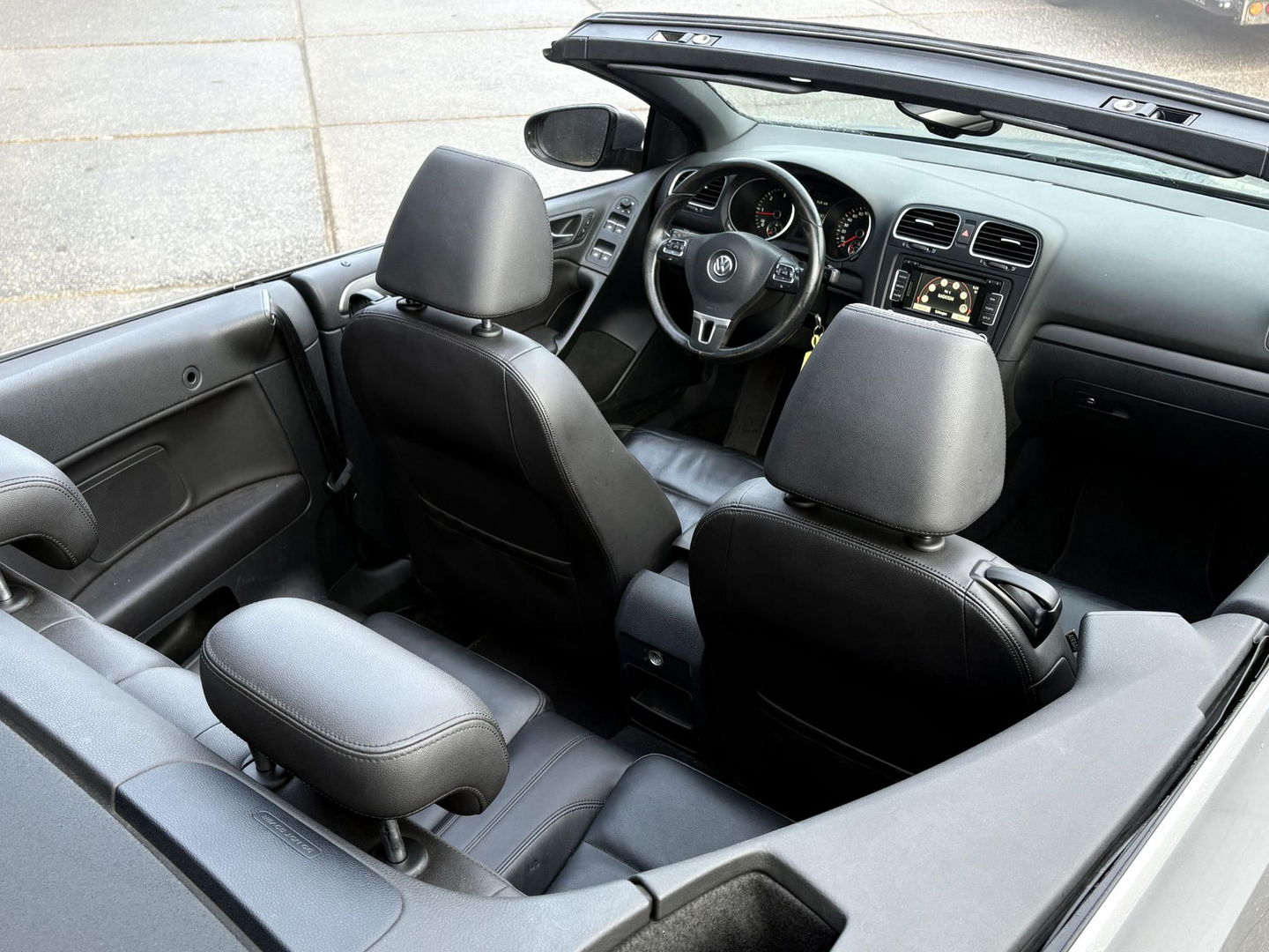 Volkswagen Golf Cabriolet 2.0 TDI DSG | LED | STOELVERW. | LEDER