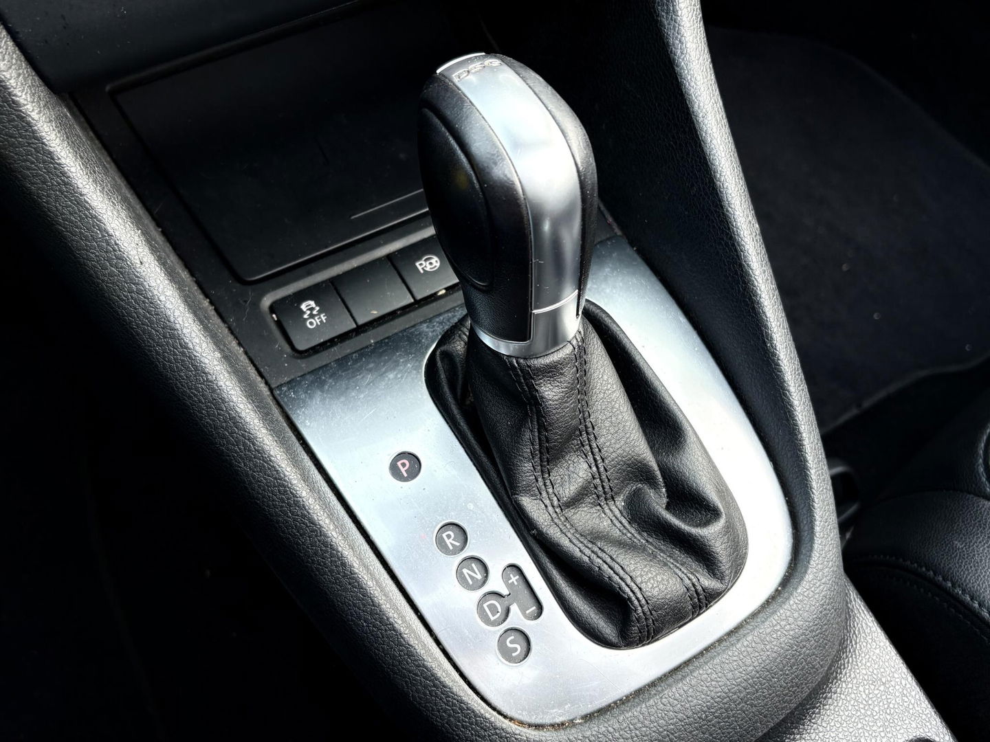 Volkswagen Golf Cabriolet 2.0 TDI DSG | LED | STOELVERW. | LEDER