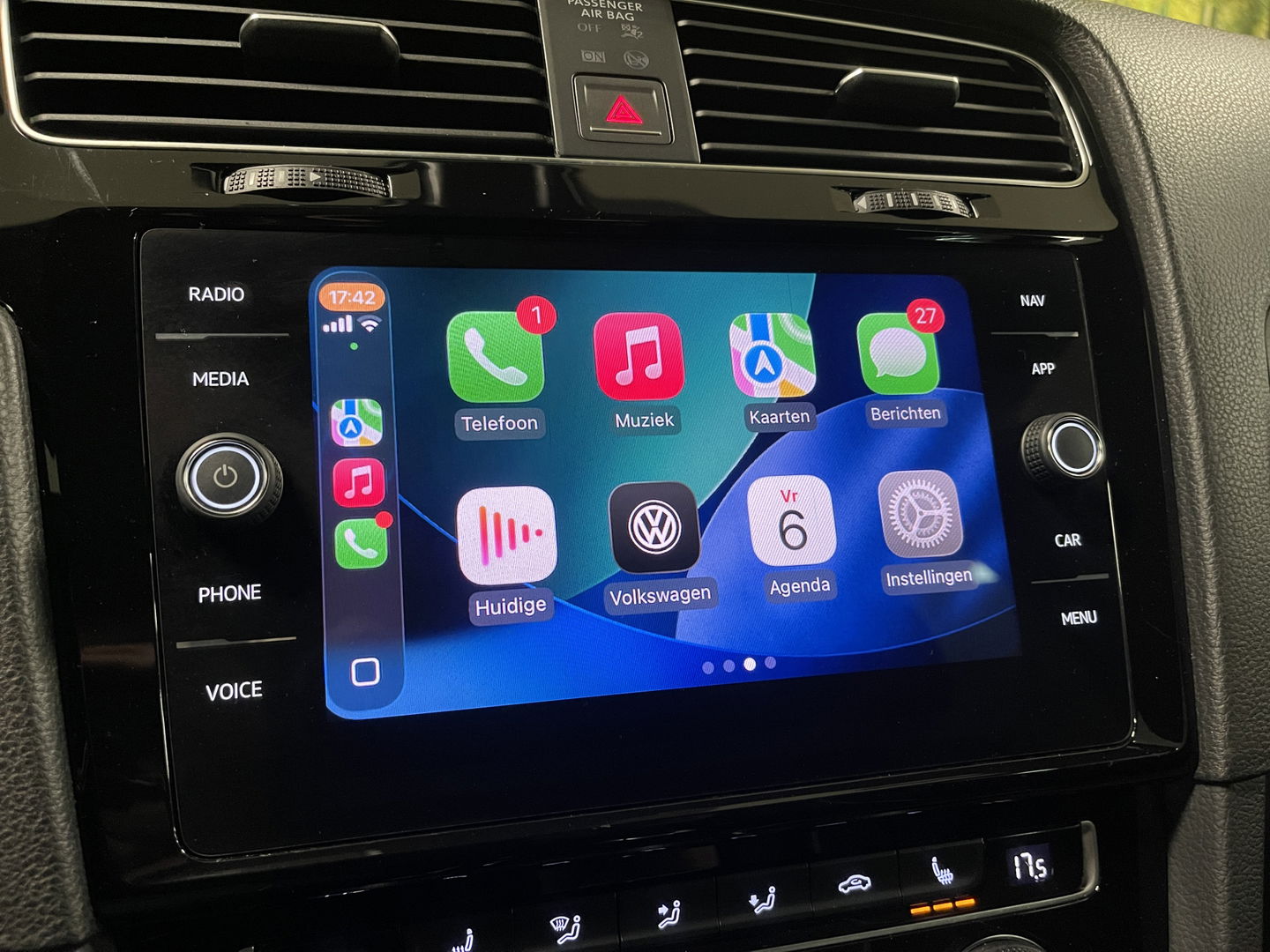 Volkswagen Golf 2.0 TSI GTI Performance | 230 PK! | Virtual Dashboard | Apple Carplay | Android Auto | Adaptieve Cruise Control | Lane Assist | Dodehoeksensor | Stoelverwarming | Keyless Go / Keyless Entry |