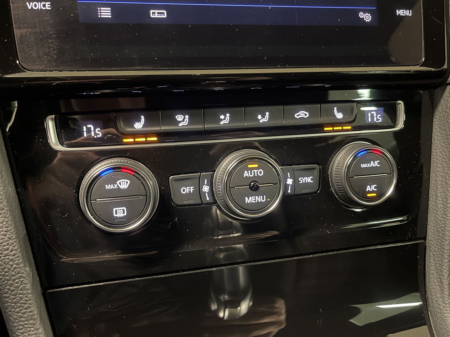 Volkswagen Golf 2.0 TSI GTI Performance | 230 PK! | Virtual Dashboard | Apple Carplay | Android Auto | Adaptieve Cruise Control | Lane Assist | Dodehoeksensor | Stoelverwarming | Keyless Go / Keyless Entry |