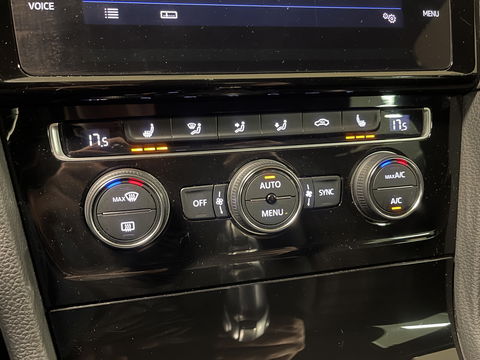 Volkswagen Golf 2.0 TSI GTI Performance | 230 PK! | Virtual Dashboard | Apple Carplay | Android Auto | Adaptieve Cruise Control | Lane Assist | Dodehoeksensor | Stoelverwarming | Keyless Go / Keyless Entry |