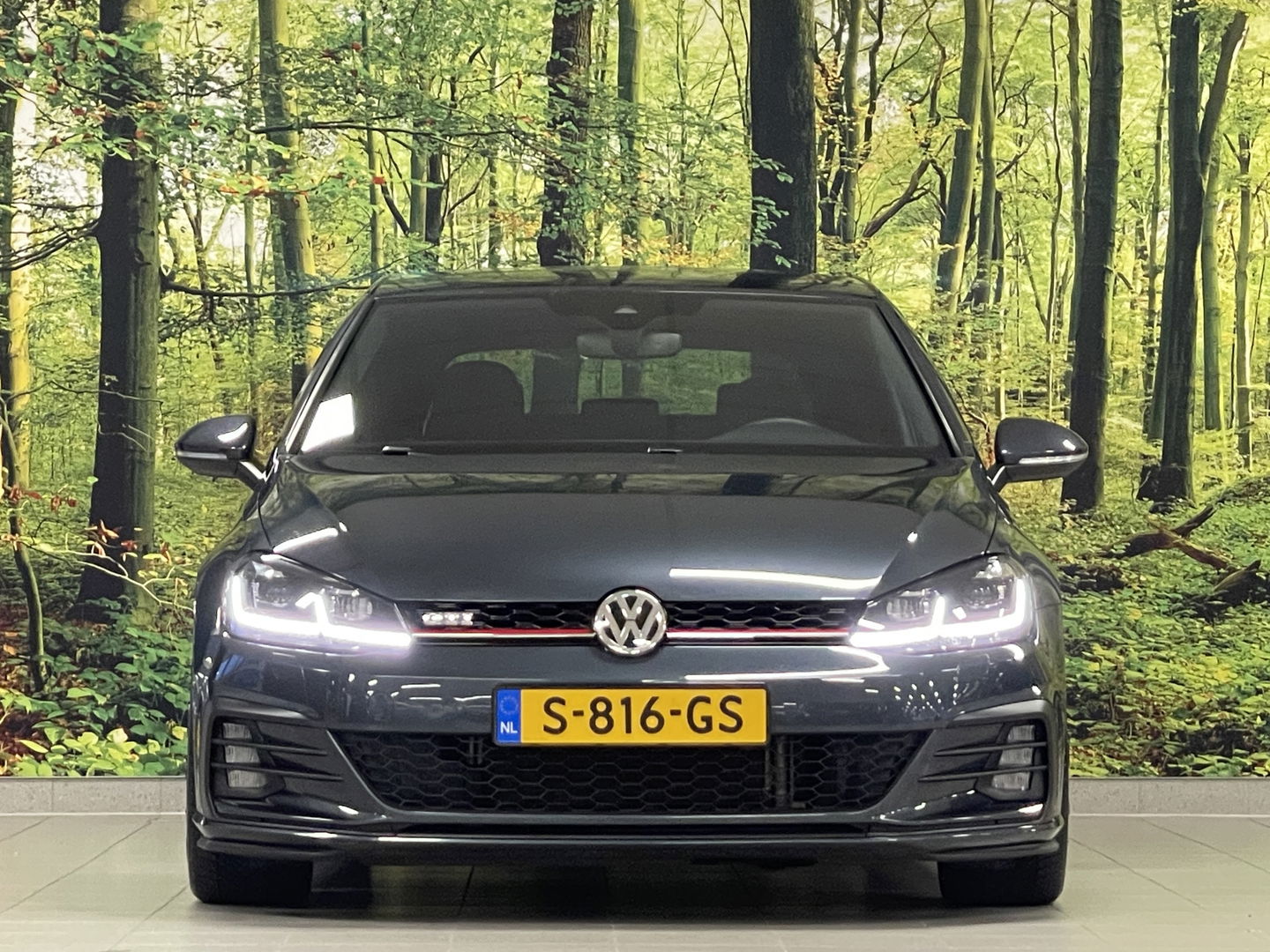 Volkswagen Golf 2.0 TSI GTI Performance | 230 PK! | Virtual Dashboard | Apple Carplay | Android Auto | Adaptieve Cruise Control | Lane Assist | Dodehoeksensor | Stoelverwarming | Keyless Go / Keyless Entry |
