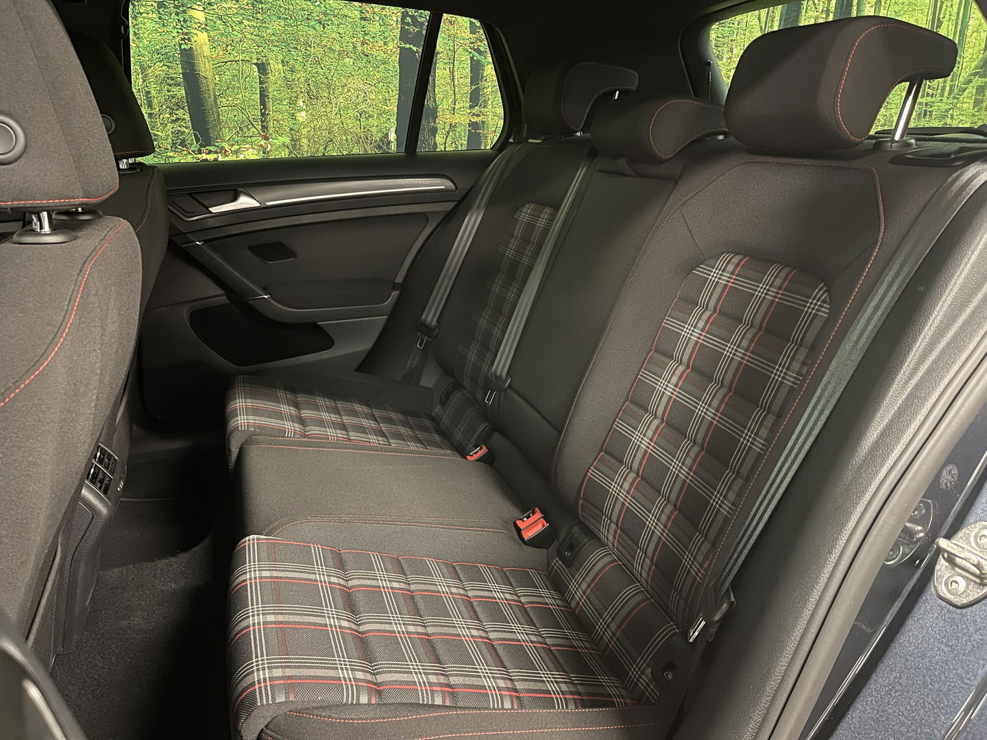 Volkswagen Golf 2.0 TSI GTI Performance | 230 PK! | Virtual Dashboard | Apple Carplay | Android Auto | Adaptieve Cruise Control | Lane Assist | Dodehoeksensor | Stoelverwarming | Keyless Go / Keyless Entry |