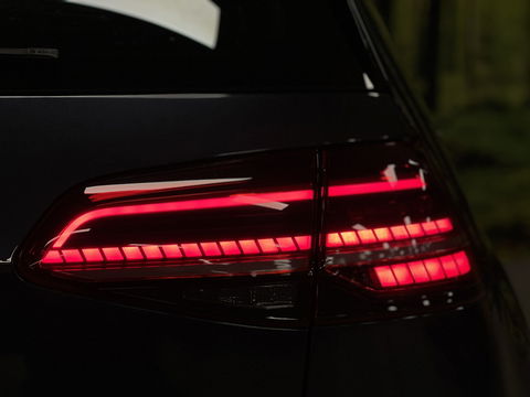 Volkswagen Golf 2.0 TSI GTI Performance | 230 PK! | Virtual Dashboard | Apple Carplay | Android Auto | Adaptieve Cruise Control | Lane Assist | Dodehoeksensor | Stoelverwarming | Keyless Go / Keyless Entry |