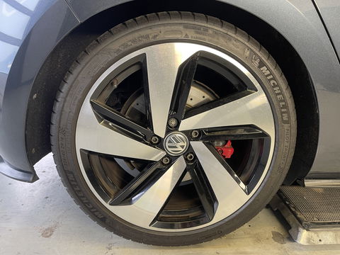 Volkswagen Golf 2.0 TSI GTI Performance | 230 PK! | Virtual Dashboard | Apple Carplay | Android Auto | Adaptieve Cruise Control | Lane Assist | Dodehoeksensor | Stoelverwarming | Keyless Go / Keyless Entry |