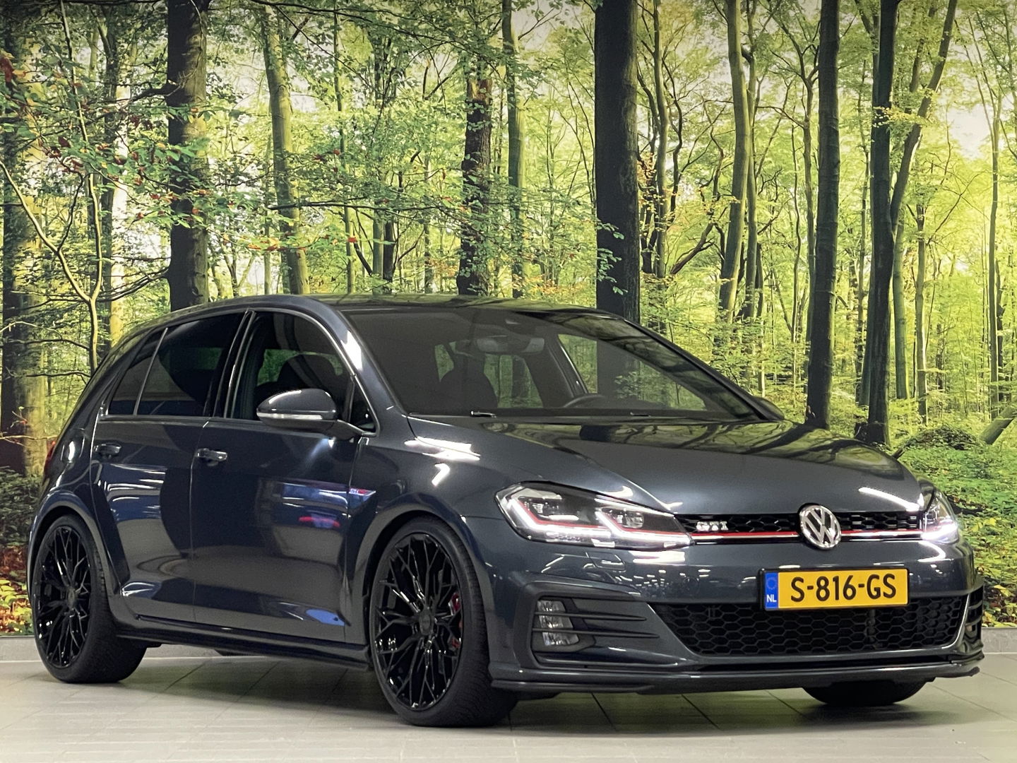 Volkswagen Golf 2.0 TSI GTI Performance | 230 PK! | Virtual Dashboard | Apple Carplay | Android Auto | Adaptieve Cruise Control | Lane Assist | Dodehoeksensor | Stoelverwarming | Keyless Go / Keyless Entry |