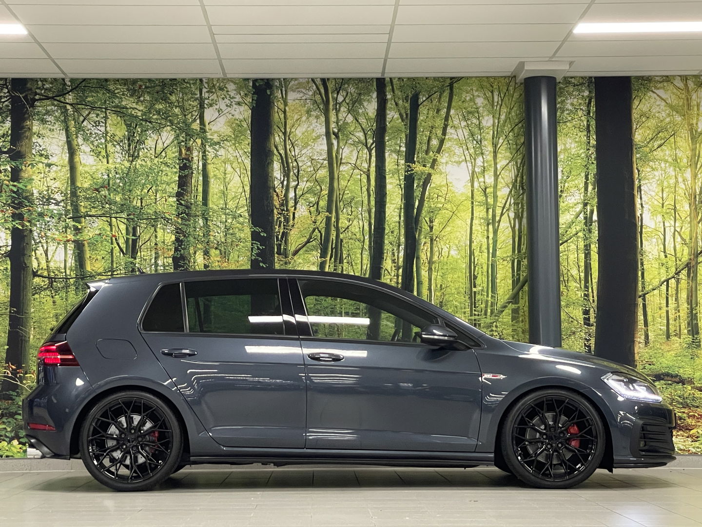 Volkswagen Golf 2.0 TSI GTI Performance | 230 PK! | Virtual Dashboard | Apple Carplay | Android Auto | Adaptieve Cruise Control | Lane Assist | Dodehoeksensor | Stoelverwarming | Keyless Go / Keyless Entry |