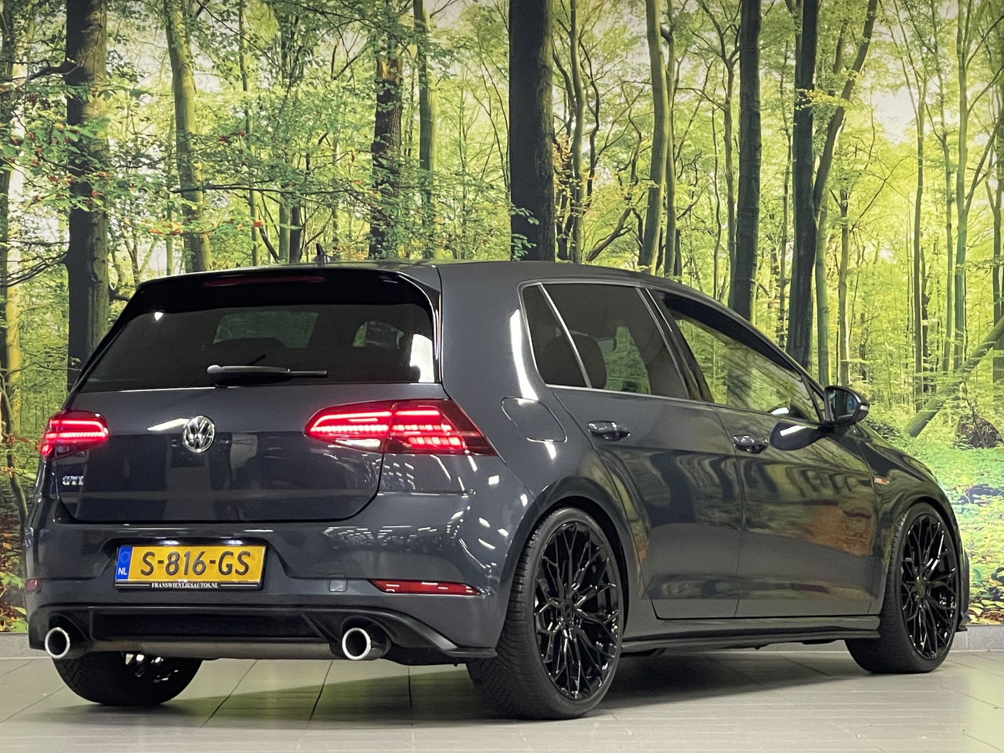 Volkswagen Golf 2.0 TSI GTI Performance | 230 PK! | Virtual Dashboard | Apple Carplay | Android Auto | Adaptieve Cruise Control | Lane Assist | Dodehoeksensor | Stoelverwarming | Keyless Go / Keyless Entry |