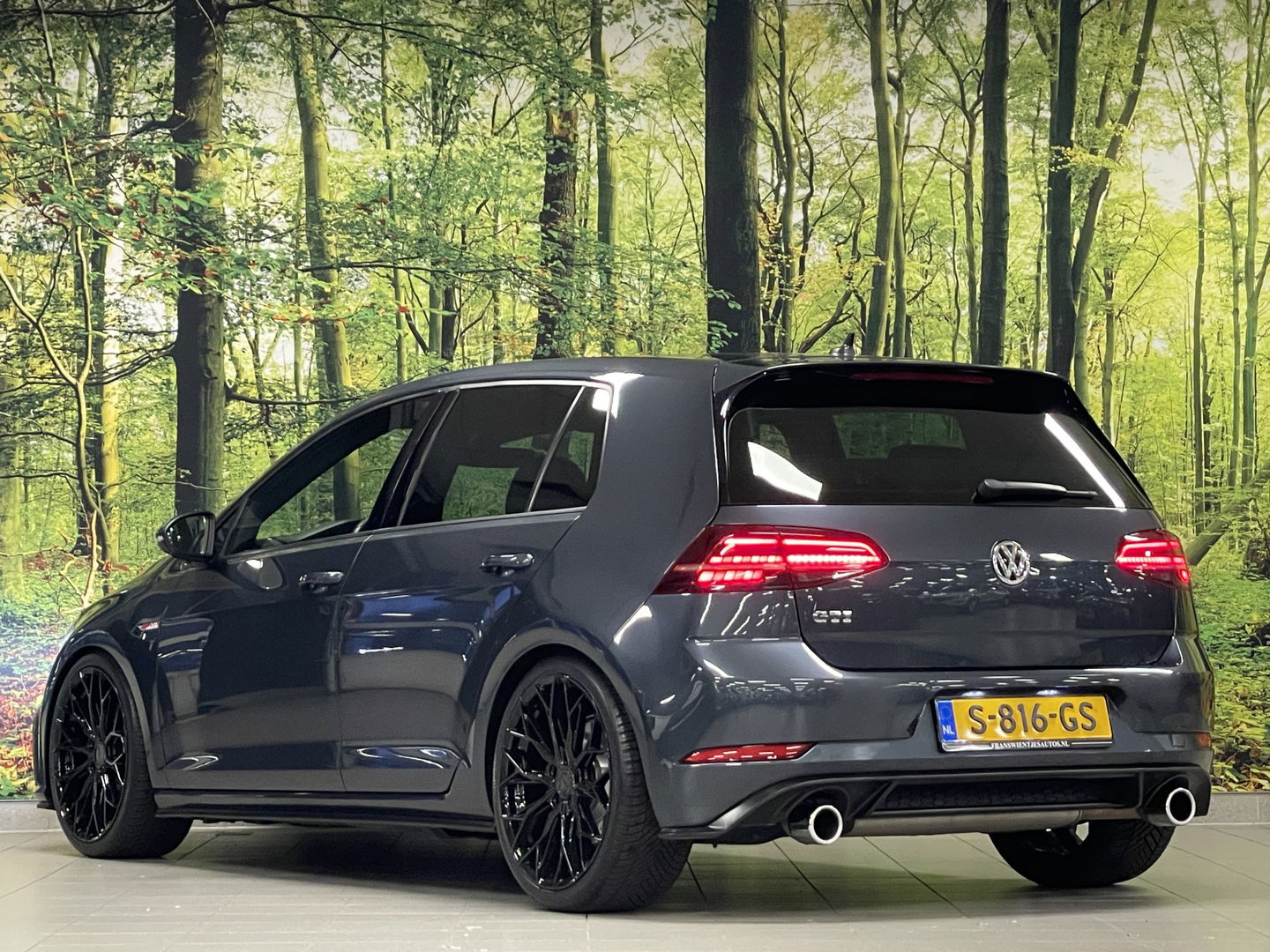 Volkswagen Golf 2.0 TSI GTI Performance | 230 PK! | Virtual Dashboard | Apple Carplay | Android Auto | Adaptieve Cruise Control | Lane Assist | Dodehoeksensor | Stoelverwarming | Keyless Go / Keyless Entry |