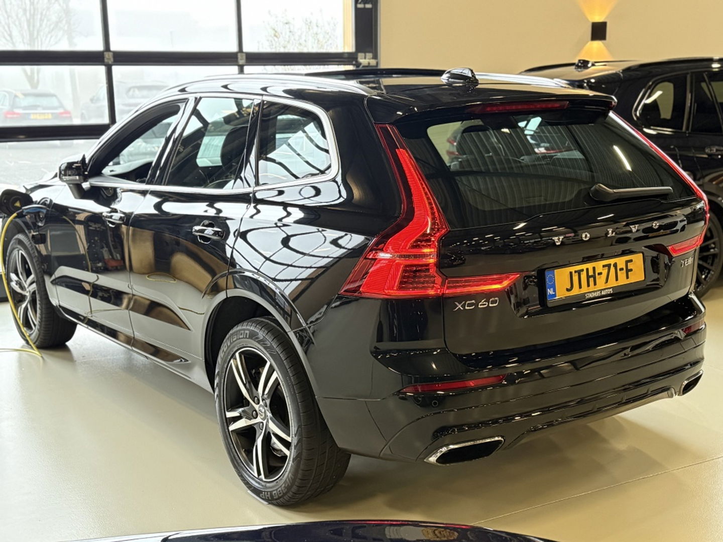 Volvo XC60 T8 408PK AWD / R-Design / LED