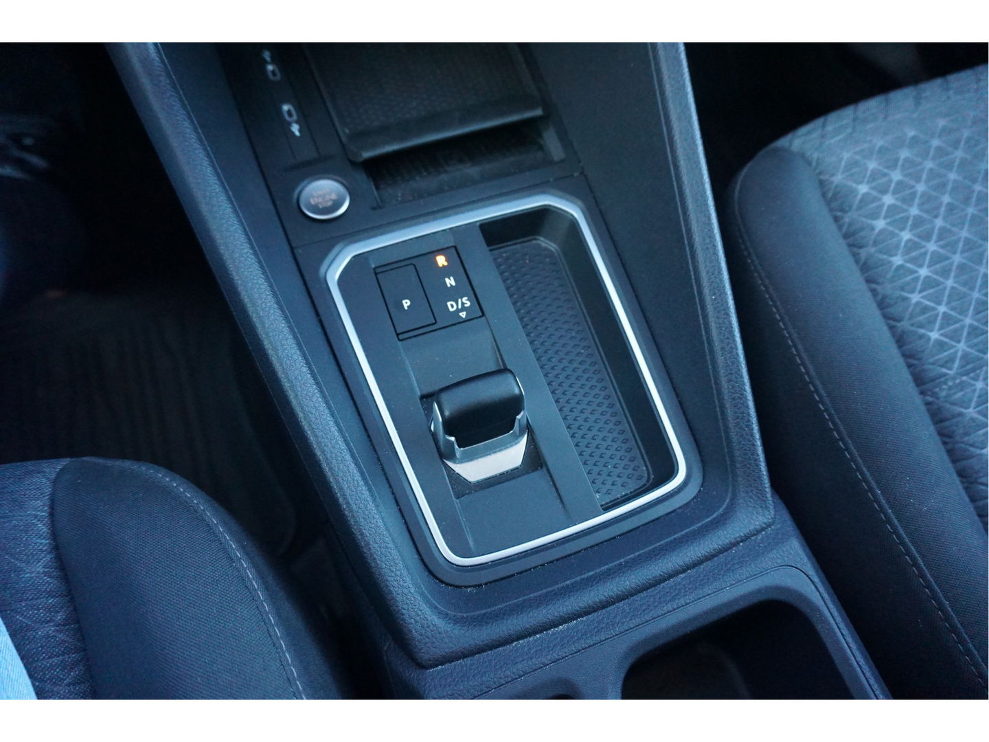 Ford Transit Connect L2 1.5 PHEV Hybride Limited 150PK AUT BPM VRIJ!! Navi, Cam, LED, LM Velg, Trekhaak!! NR. M01*