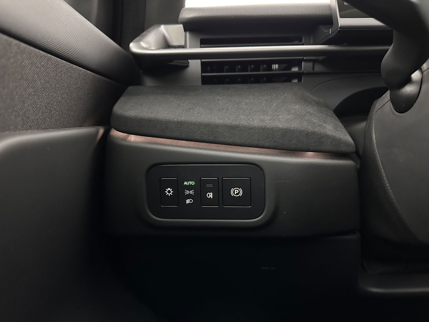 Fisker Ocean Extreme 113kWh [ 3-Fase ] Aut. (INCL-BTW) *HEATPUMP | PANO | LEATHER | FULL-LED | ADAPTIVE-CRUISE | TOPVIEW | MEMORY-PACK | BLINDSPOT | DIGI-COCKPIT | KEYLESS | DAB+ | SOLAR-ROOF | COMFORTSEATS | CARPLAY | TOW