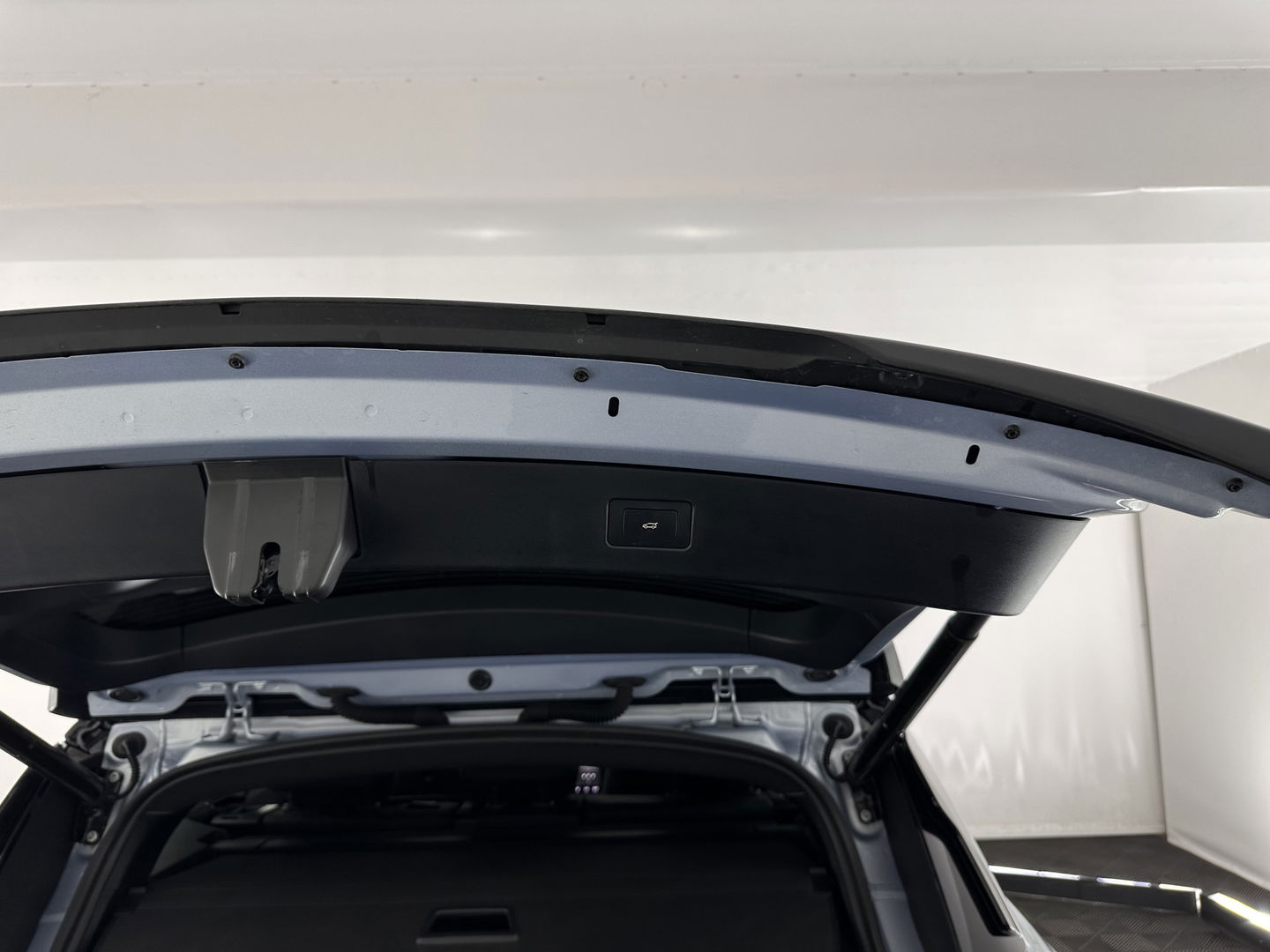 Fisker Ocean Extreme 113kWh [ 3-Fase ] Aut. (INCL-BTW) *HEATPUMP | PANO | LEATHER | FULL-LED | ADAPTIVE-CRUISE | TOPVIEW | MEMORY-PACK | BLINDSPOT | DIGI-COCKPIT | KEYLESS | DAB+ | SOLAR-ROOF | COMFORTSEATS | CARPLAY | TOW