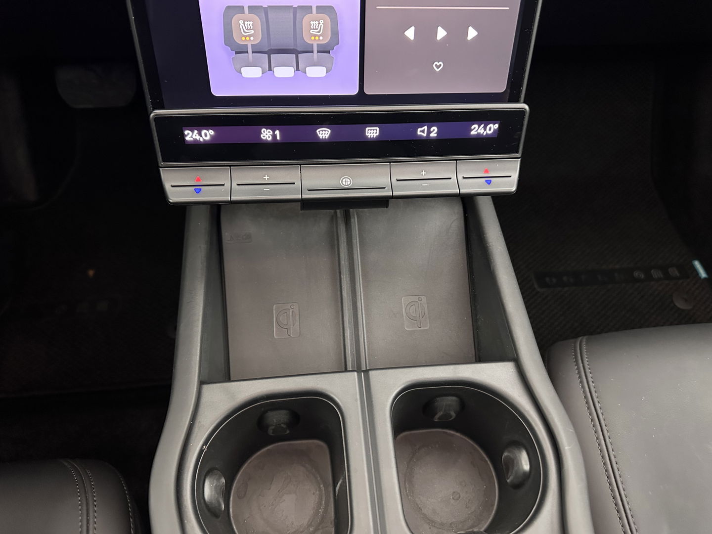 Fisker Ocean Extreme 113kWh [ 3-Fase ] Aut. (INCL-BTW) *HEATPUMP | PANO | LEATHER | FULL-LED | ADAPTIVE-CRUISE | TOPVIEW | MEMORY-PACK | BLINDSPOT | DIGI-COCKPIT | KEYLESS | DAB+ | SOLAR-ROOF | COMFORTSEATS | CARPLAY | TOW