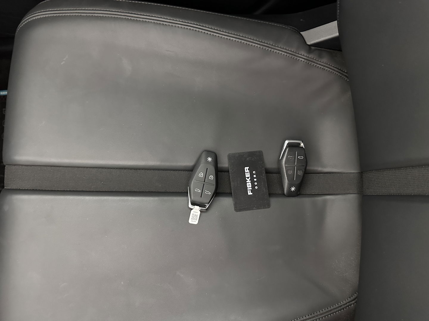 Fisker Ocean Extreme 113kWh [ 3-Fase ] Aut. (INCL-BTW) *HEATPUMP | PANO | LEATHER | FULL-LED | ADAPTIVE-CRUISE | TOPVIEW | MEMORY-PACK | BLINDSPOT | DIGI-COCKPIT | KEYLESS | DAB+ | SOLAR-ROOF | COMFORTSEATS | CARPLAY | TOW