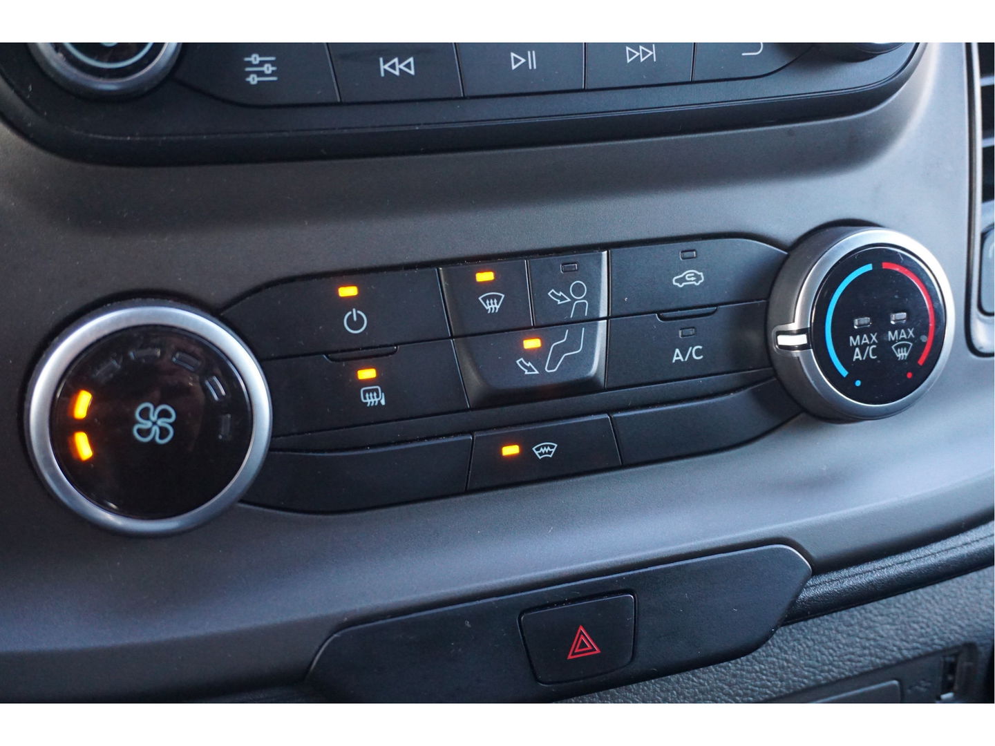 Ford Transit 350L 130PK Bakwagen BPM VRIJ!! Camera, Luchtvering, Dhollandia Klep, Lat om Lat!! NR. JE01*