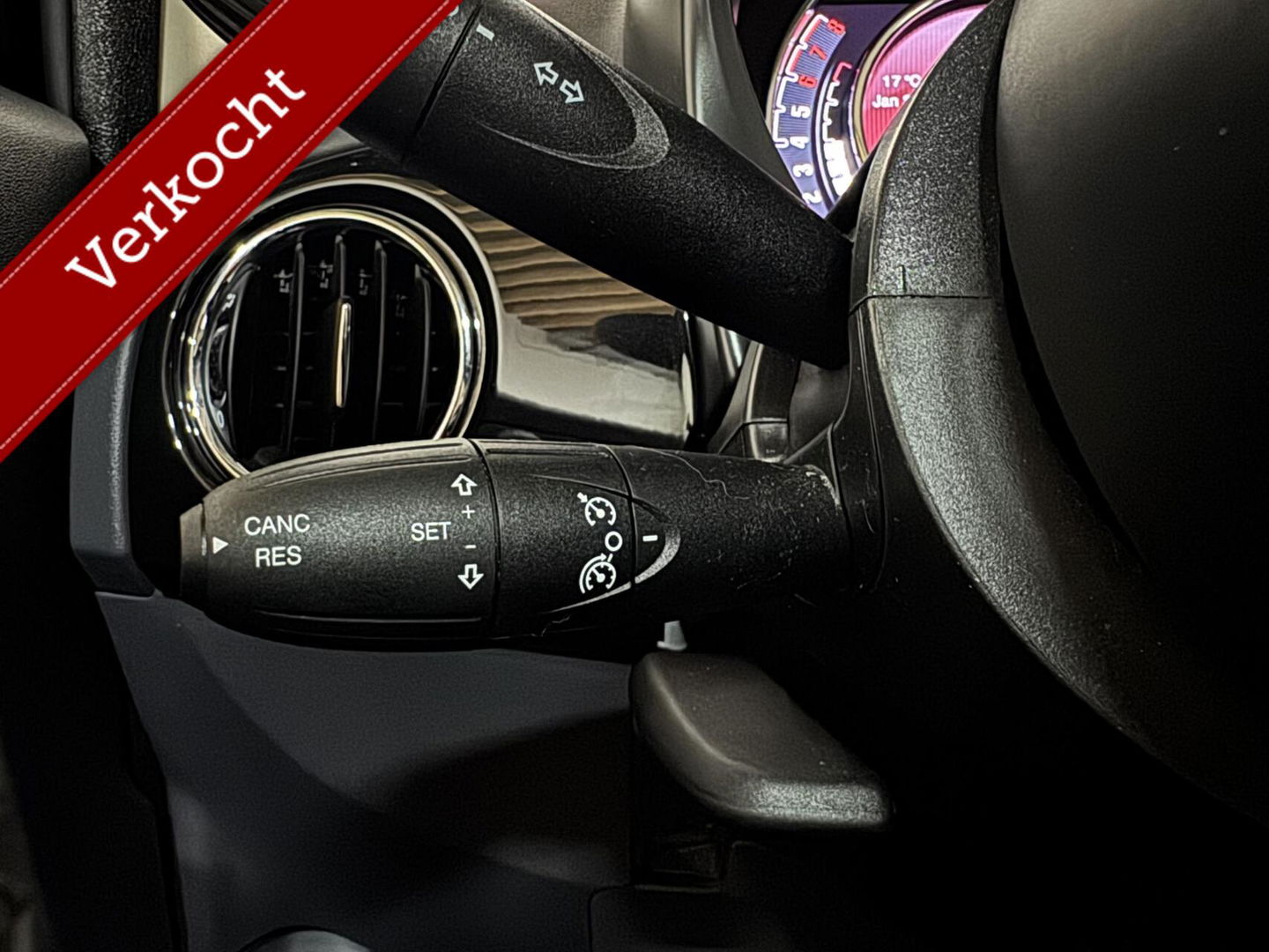 Fiat 500 1.2 Lounge Pano Navi Cruise CarPlay PDC NAP