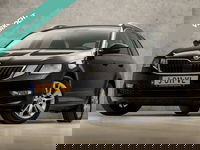 Škoda Octavia - Combi 1.0 TSI Sportline (DIGITAL COCKPIT, APPLE CARPLAY, GROOT NAVI, STOELVERWARMING, CAMERA, SPORTSTOELEN, GETINT GLAS, CRUISE, LED KOPLAMPEN, NIEUWSTAAT)