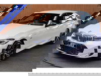 BMW 3 Serie - 320e M-sport HUD Leer Navi Camera ACC Matrix LED Laser PDC Virtual Climate (3-zone) Zwarte binnenhemel Sportstoelen LM velgen Facelift model! BTW auto!