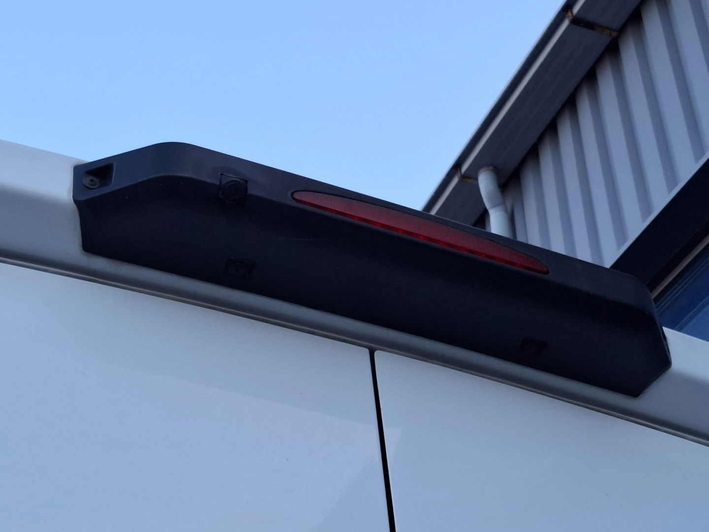 Iveco Daily 35C18V 3.0 352 H1 L2H2 / DUBBEL LUCHT / 180 PK / DUBBELE SCHUIFDEUR / EURO 6