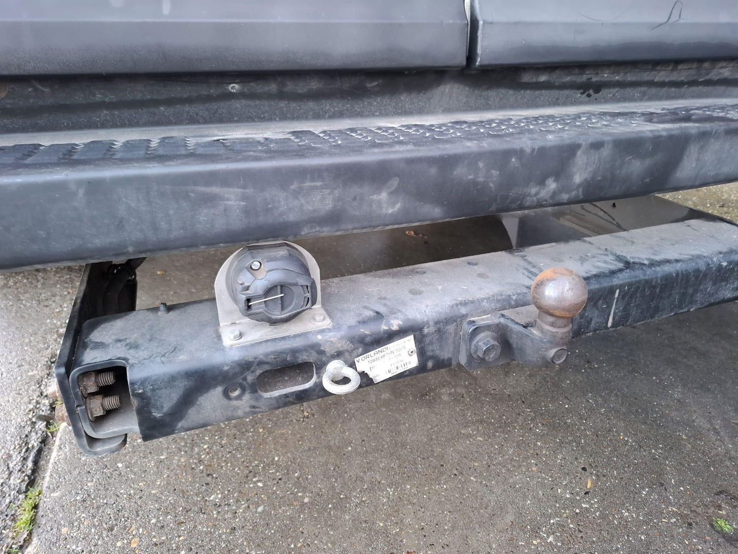 Iveco Daily 35C18V 3.0 352 H1 L2H2 / DUBBEL LUCHT / 180 PK / DUBBELE SCHUIFDEUR / EURO 6