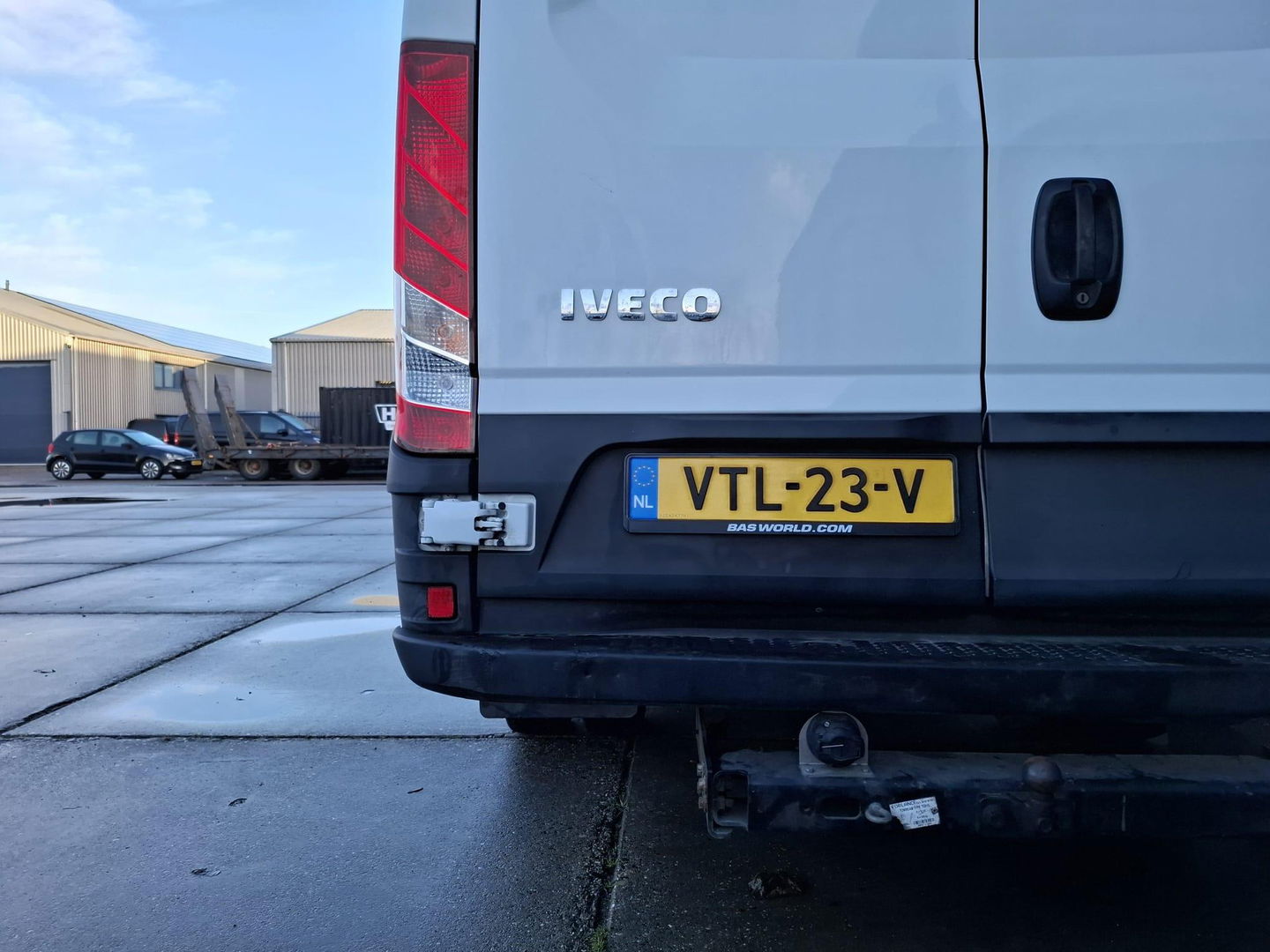 Iveco Daily 35C18V 3.0 352 H1 L2H2 / DUBBEL LUCHT / 180 PK / DUBBELE SCHUIFDEUR / EURO 6