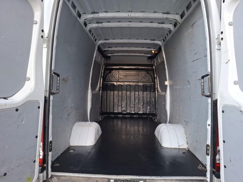 Iveco Daily 35C18V 3.0 352 H1 L2H2 / DUBBEL LUCHT / 180 PK / DUBBELE SCHUIFDEUR / EURO 6