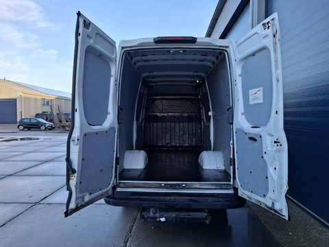 Iveco Daily 35C18V 3.0 352 H1 L2H2 / DUBBEL LUCHT / 180 PK / DUBBELE SCHUIFDEUR / EURO 6
