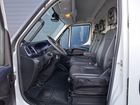Iveco Daily 35C18V 3.0 352 H1 L2H2 / DUBBEL LUCHT / 180 PK / DUBBELE SCHUIFDEUR / EURO 6