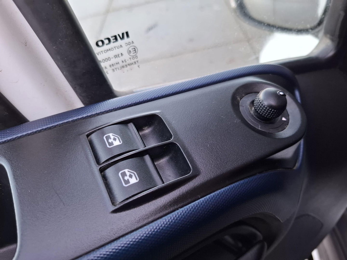 Iveco Daily 35C18V 3.0 352 H1 L2H2 / DUBBEL LUCHT / 180 PK / DUBBELE SCHUIFDEUR / EURO 6