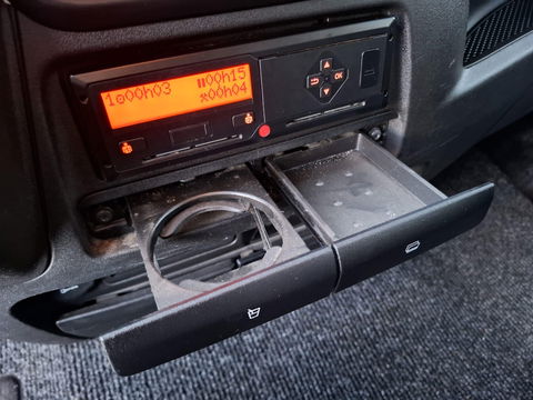 Iveco Daily 35C18V 3.0 352 H1 L2H2 / DUBBEL LUCHT / 180 PK / DUBBELE SCHUIFDEUR / EURO 6