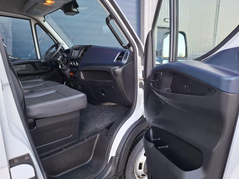 Iveco Daily 35C18V 3.0 352 H1 L2H2 / DUBBEL LUCHT / 180 PK / DUBBELE SCHUIFDEUR / EURO 6