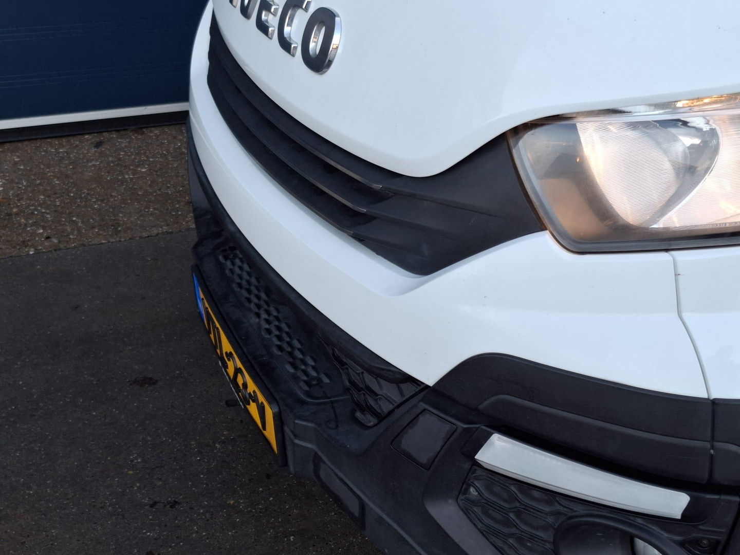 Iveco Daily 35C18V 3.0 352 H1 L2H2 / DUBBEL LUCHT / 180 PK / DUBBELE SCHUIFDEUR / EURO 6