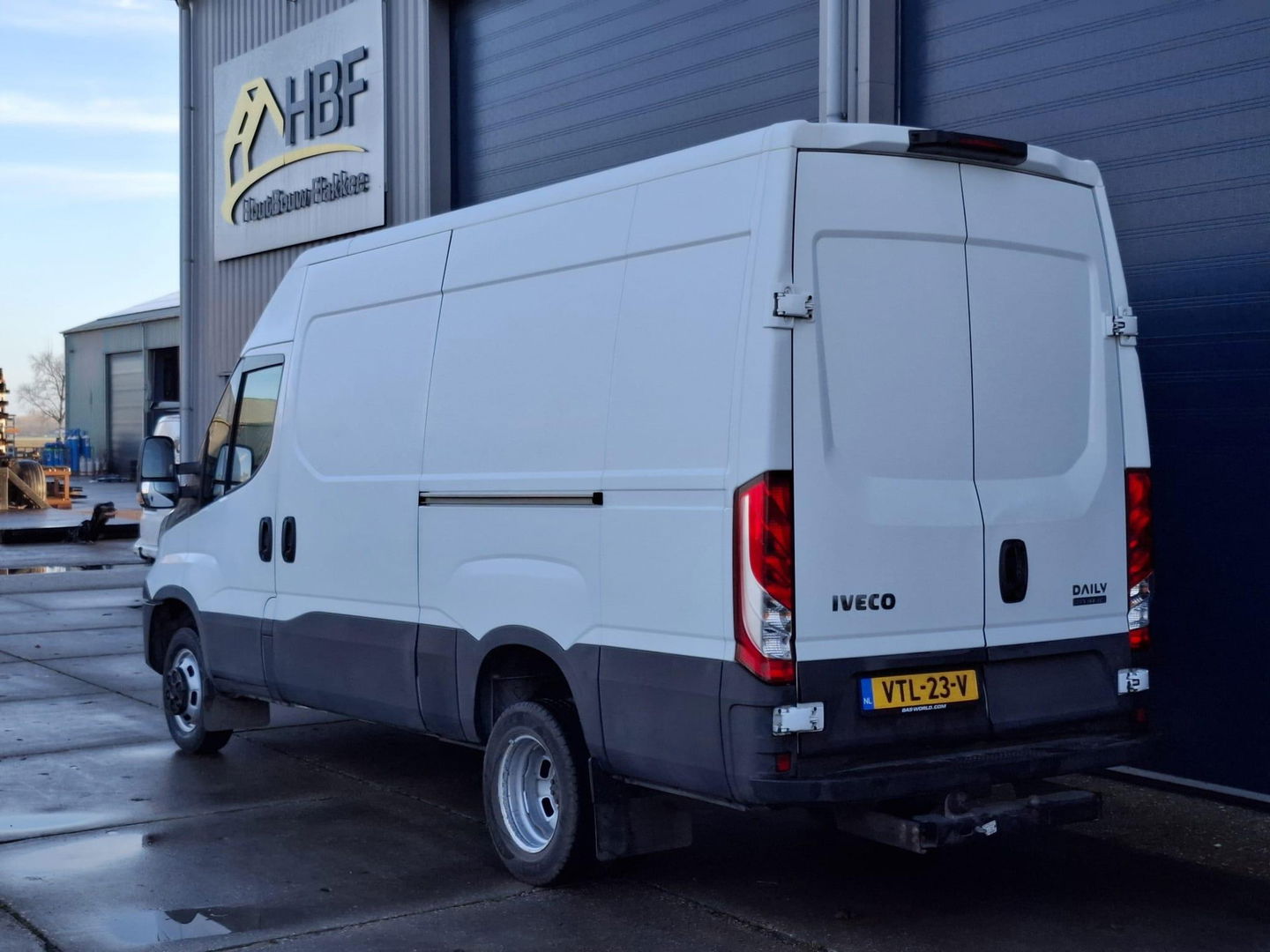 Iveco Daily 35C18V 3.0 352 H1 L2H2 / DUBBEL LUCHT / 180 PK / DUBBELE SCHUIFDEUR / EURO 6