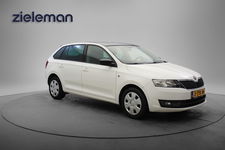Škoda Rapid - Spaceback 1.2 TSI Greentech Style Edition - Panorama, Navi, Cruise, Airco, Trekhaak