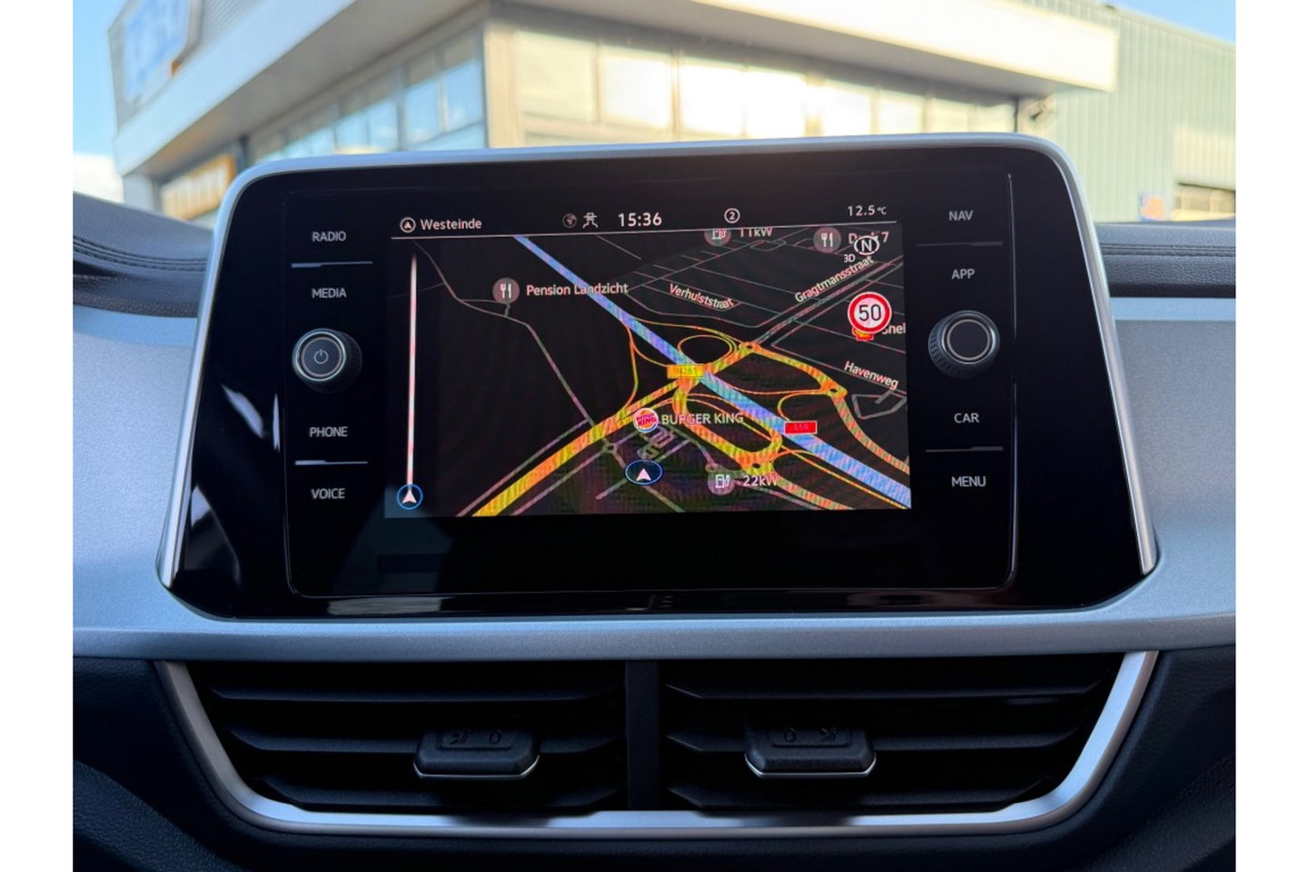 Volkswagen T-Roc 2.0 TDI AUTOMAAT 150PK GOAL AIRCO NAVI PDC-CAMERA.