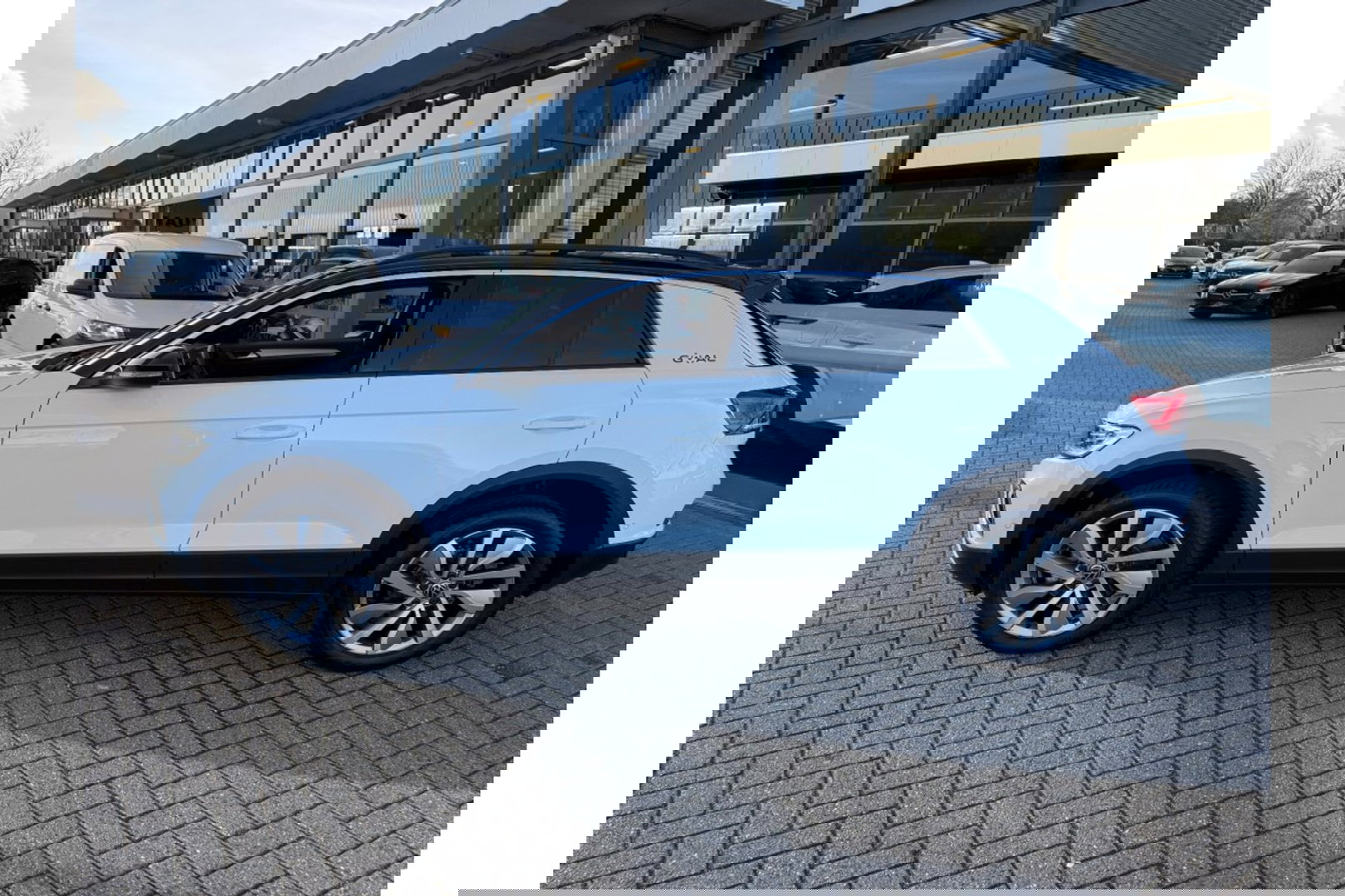 Volkswagen T-Roc 2.0 TDI AUTOMAAT 150PK GOAL AIRCO NAVI PDC-CAMERA.