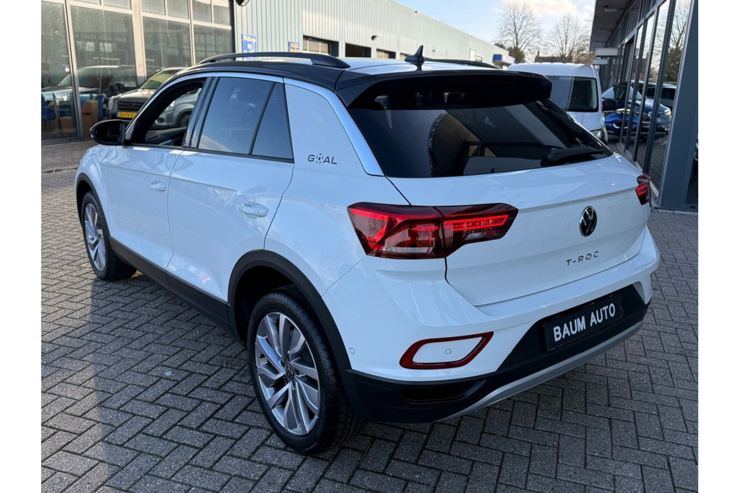 Volkswagen T-Roc 2.0 TDI AUTOMAAT 150PK GOAL AIRCO NAVI PDC-CAMERA.