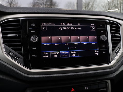 Volkswagen T-Roc 1.5 TSI Style Business 150pk Automaat | 44.390km!