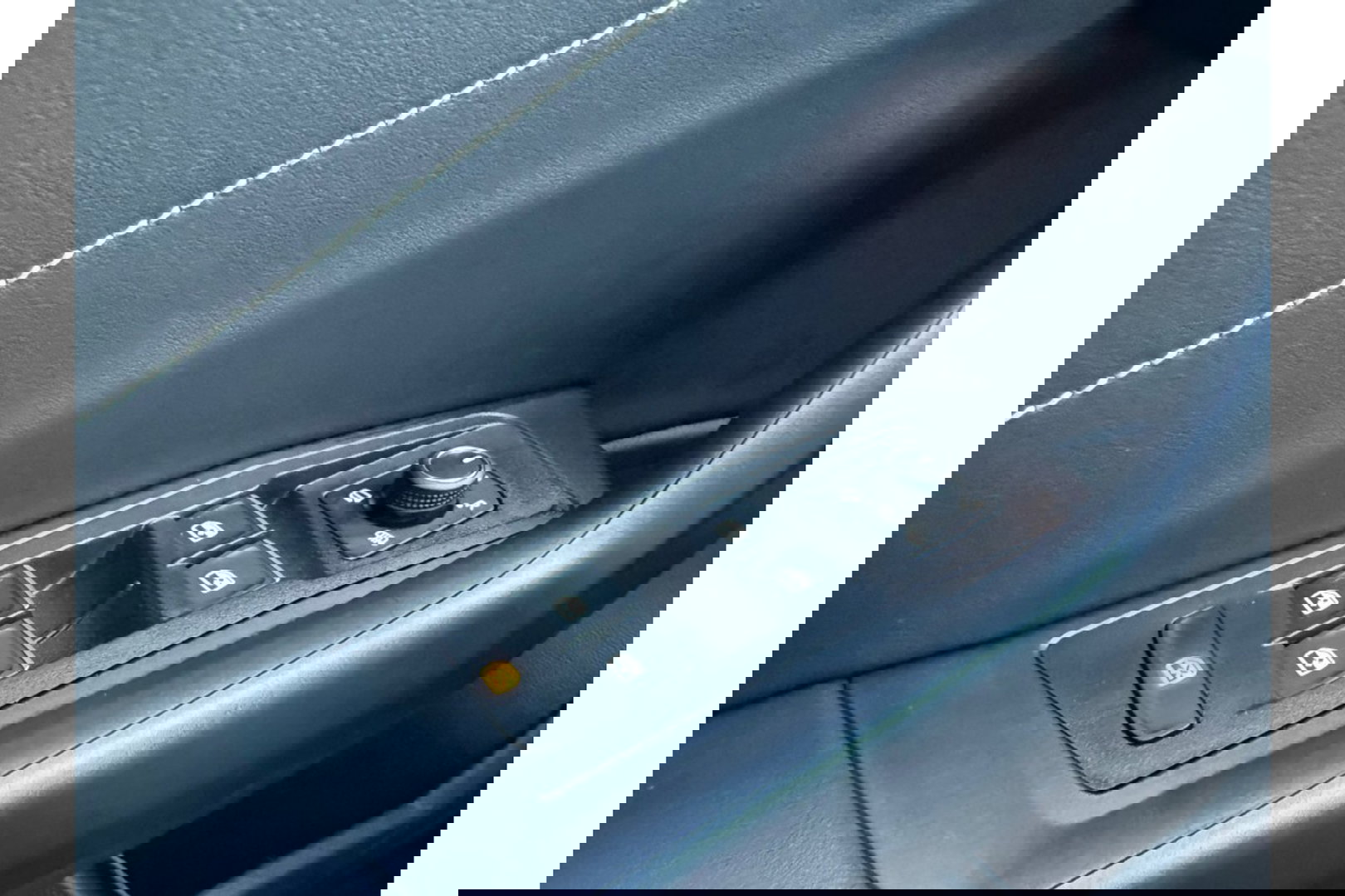 Volkswagen T-Roc 2.0 TDI AUTOMAAT 150PK GOAL AIRCO NAVI PDC-CAMERA.