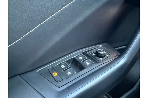 Volkswagen T-Roc 2.0 TDI AUTOMAAT 150PK GOAL AIRCO NAVI PDC-CAMERA.