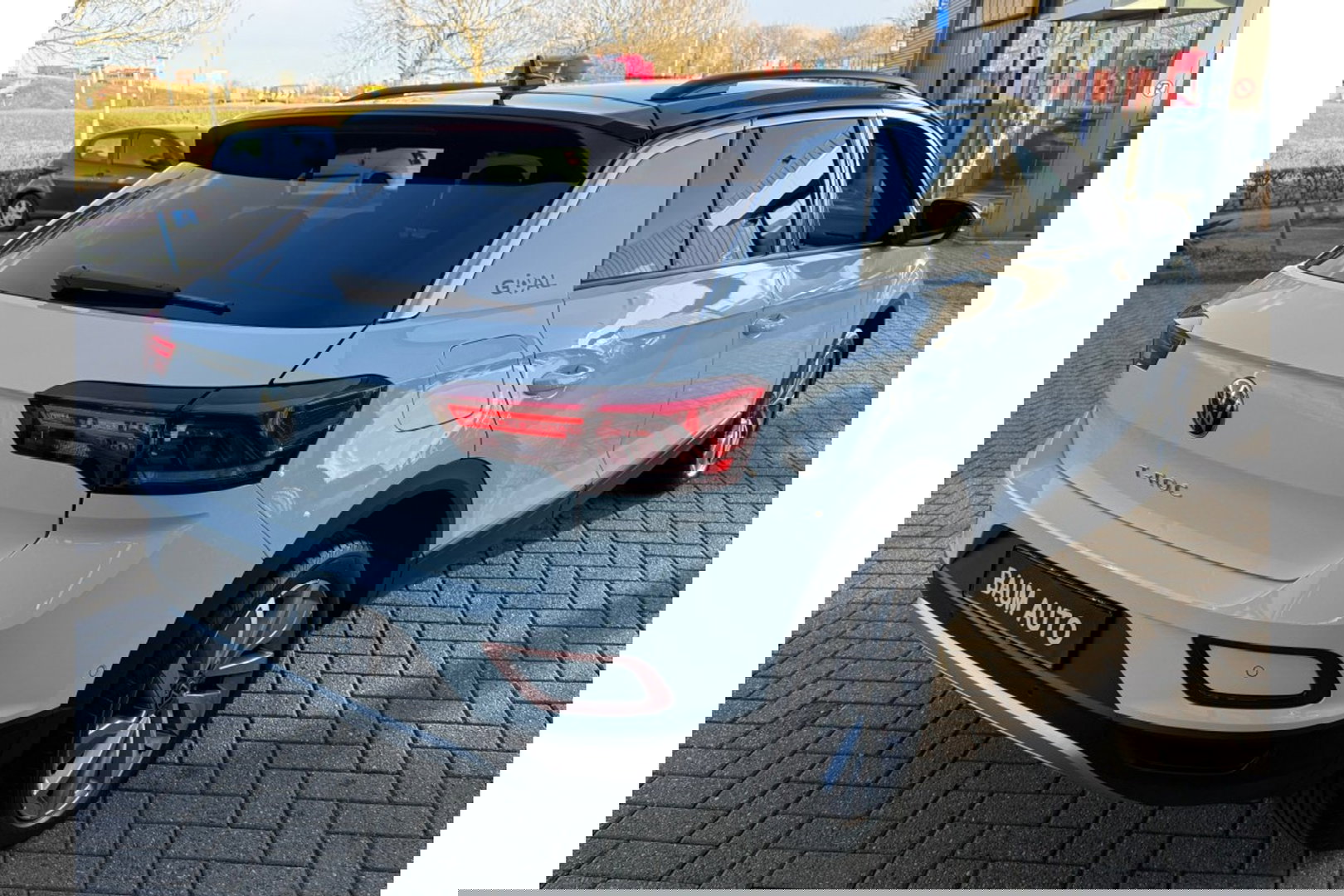 Volkswagen T-Roc 2.0 TDI AUTOMAAT 150PK GOAL AIRCO NAVI PDC-CAMERA.