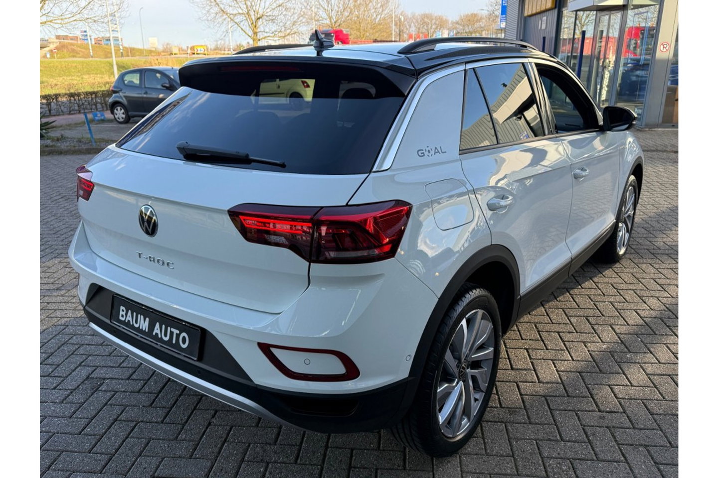Volkswagen T-Roc 2.0 TDI AUTOMAAT 150PK GOAL AIRCO NAVI PDC-CAMERA.