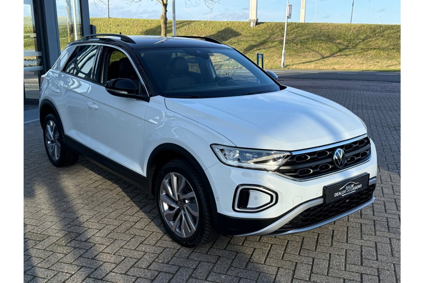 Volkswagen T-Roc 2.0 TDI AUTOMAAT 150PK GOAL AIRCO NAVI PDC-CAMERA.