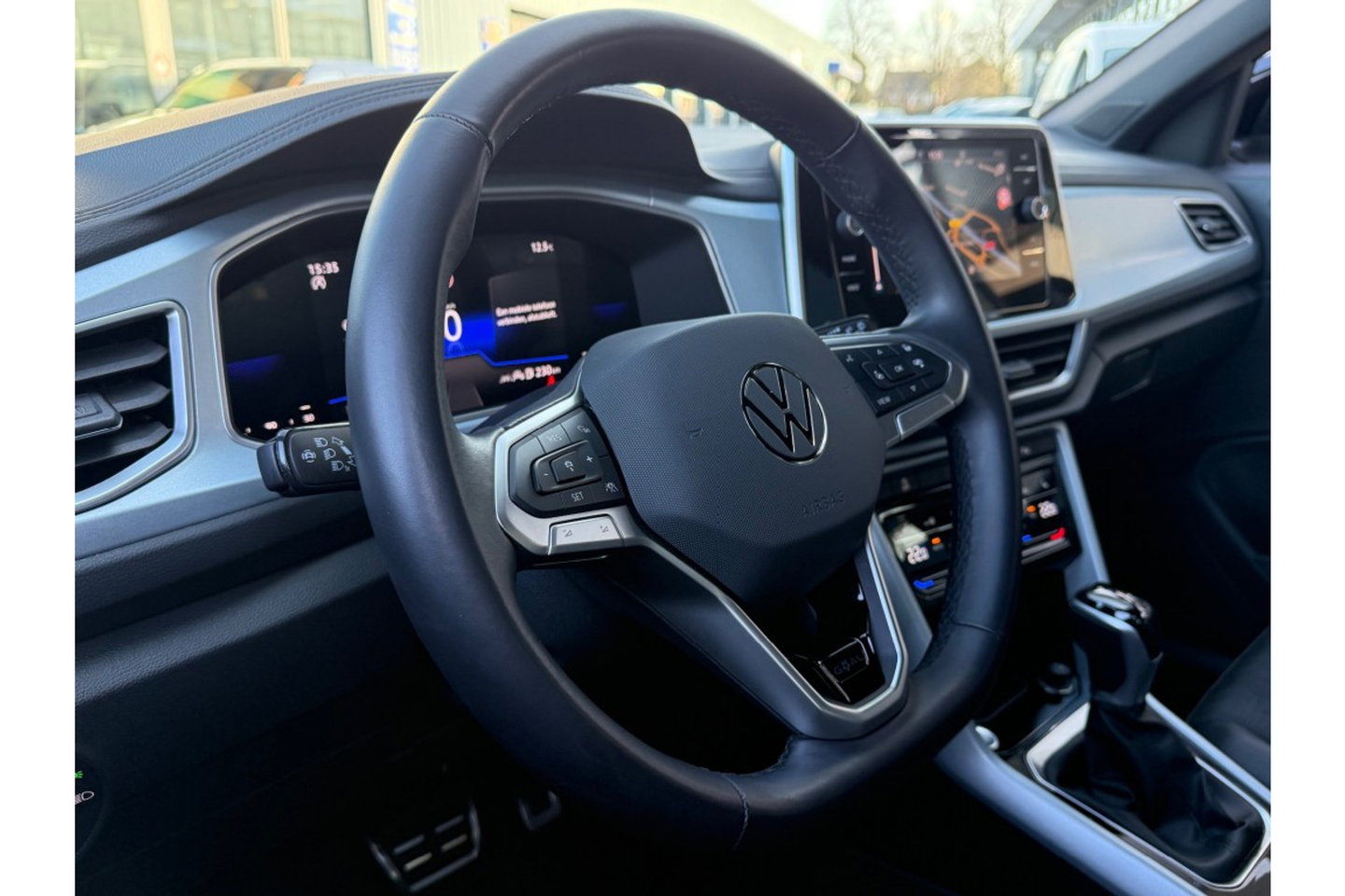 Volkswagen T-Roc 2.0 TDI AUTOMAAT 150PK GOAL AIRCO NAVI PDC-CAMERA.