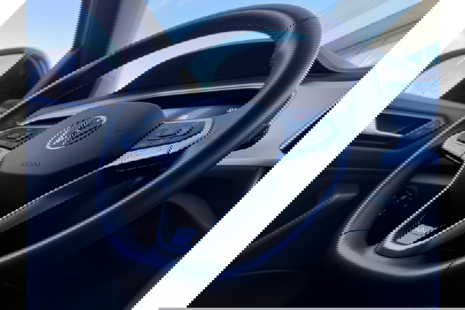 Volkswagen T-Roc 2.0 TDI AUTOMAAT 150PK GOAL AIRCO NAVI PDC-CAMERA.