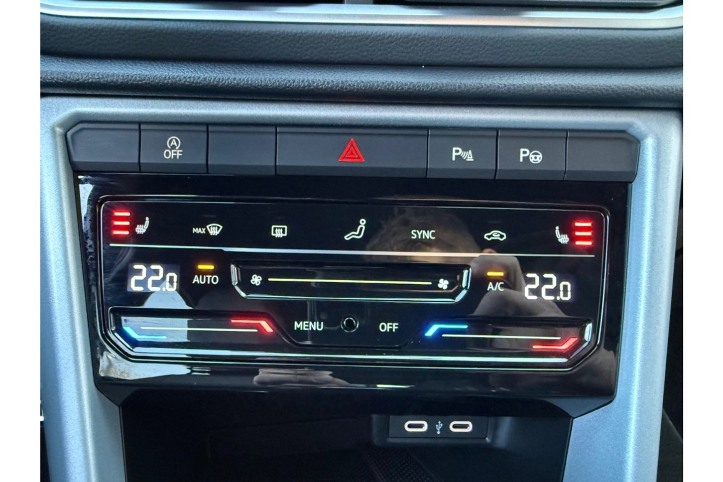 Volkswagen T-Roc 2.0 TDI AUTOMAAT 150PK GOAL AIRCO NAVI PDC-CAMERA.