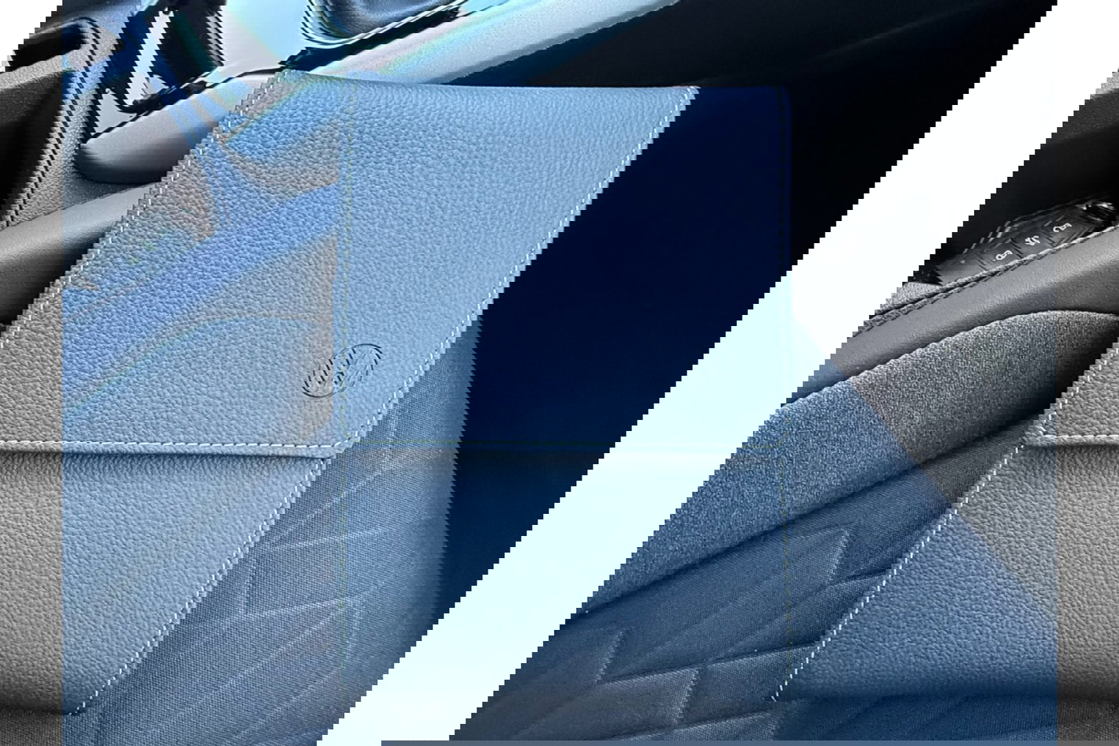 Volkswagen T-Roc 2.0 TDI AUTOMAAT 150PK GOAL AIRCO NAVI PDC-CAMERA.